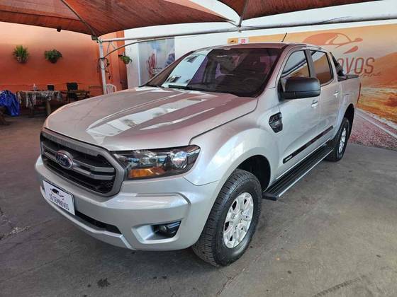FORD RANGER 2.2 BLACK 4X2 CD 16V DIESEL 4P AUTOMÁTICO